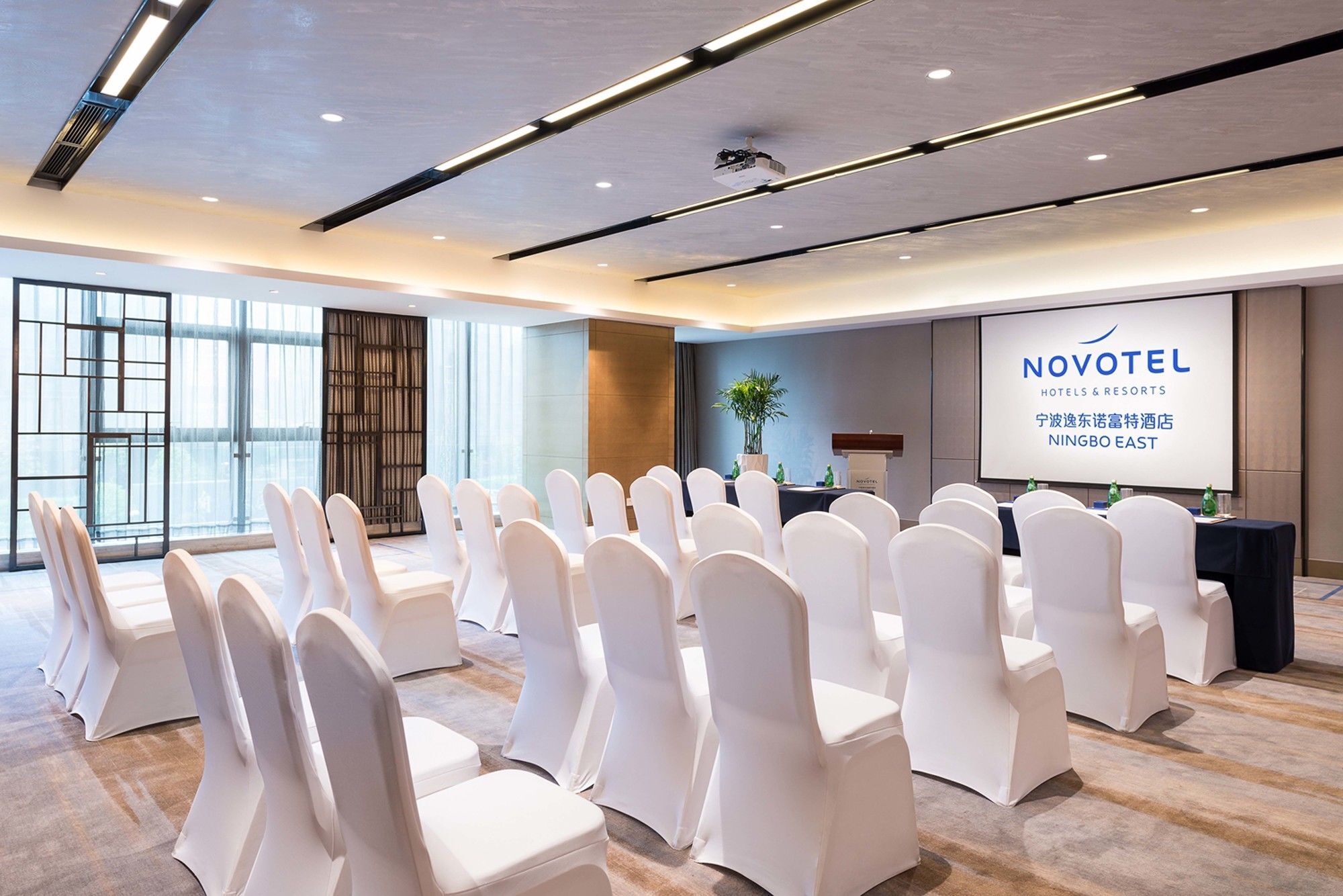 Novotel Ningbo East Eksteriør bilde